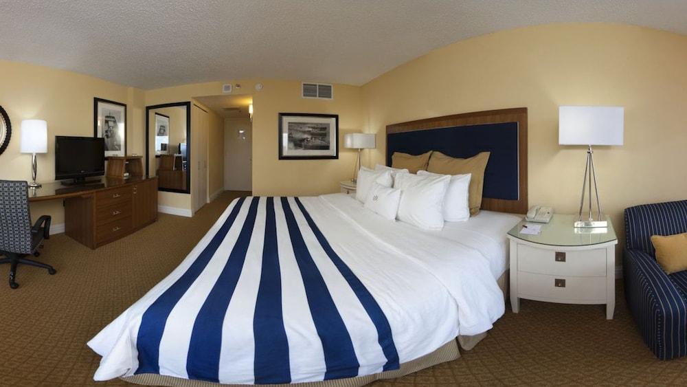 The Landing At Hampton Marina, Tapestry Collection By Hilton Hotel Exterior photo