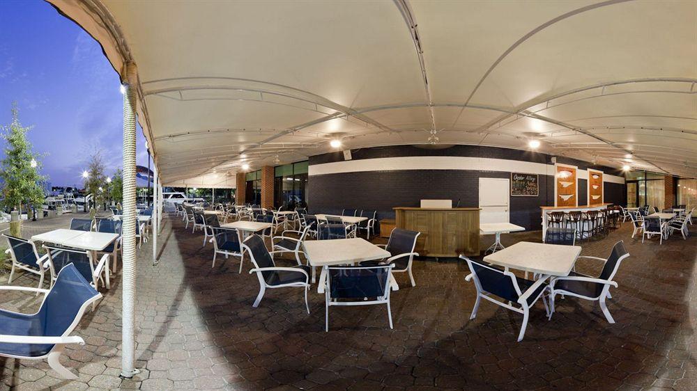 The Landing At Hampton Marina, Tapestry Collection By Hilton Hotel Exterior photo