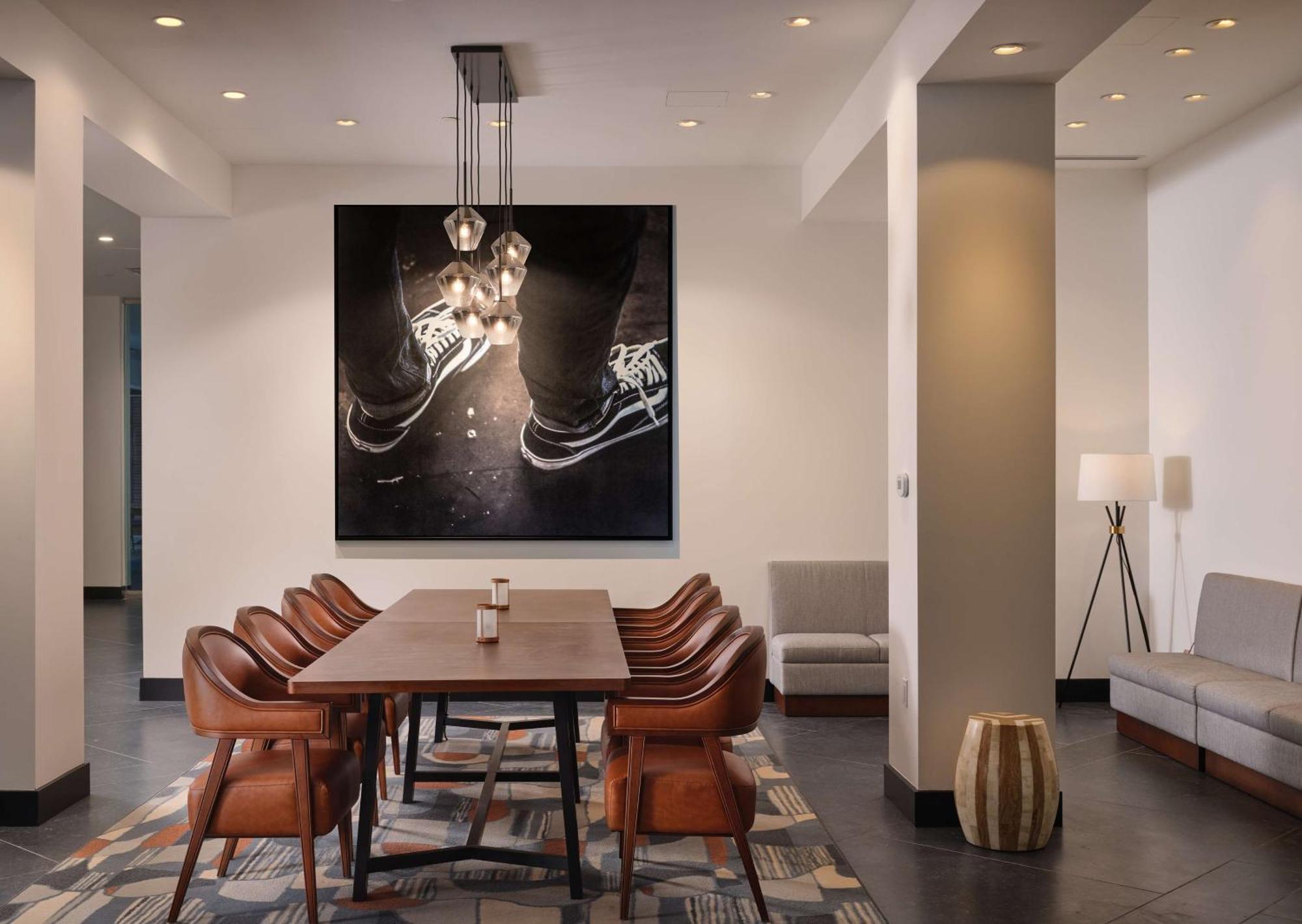 The Landing At Hampton Marina, Tapestry Collection By Hilton Hotel Exterior photo