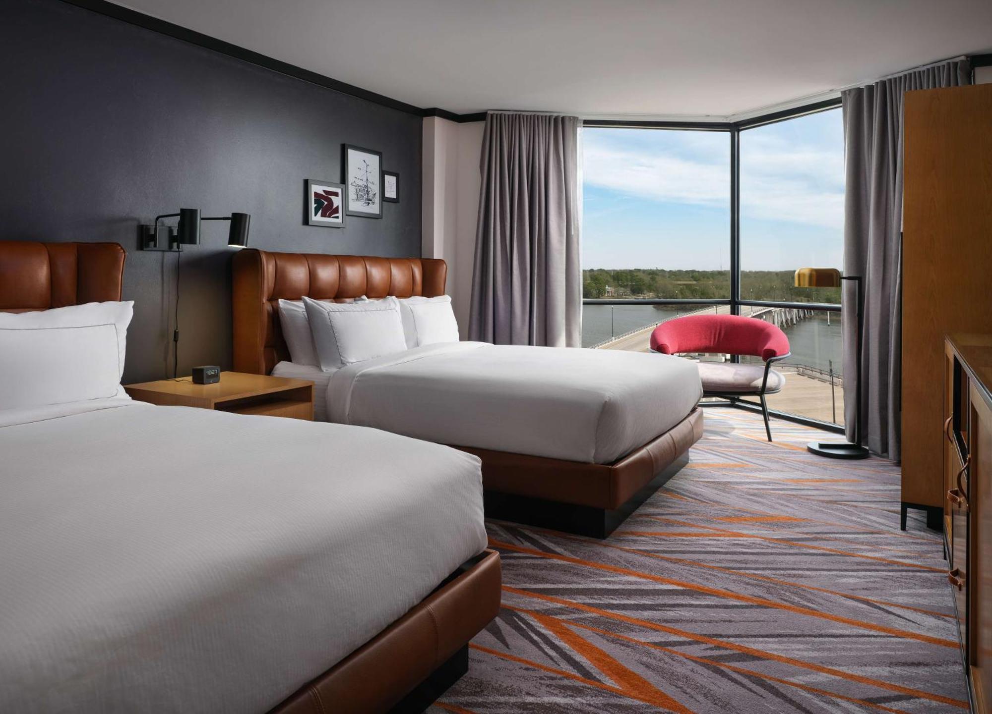 The Landing At Hampton Marina, Tapestry Collection By Hilton Hotel Exterior photo