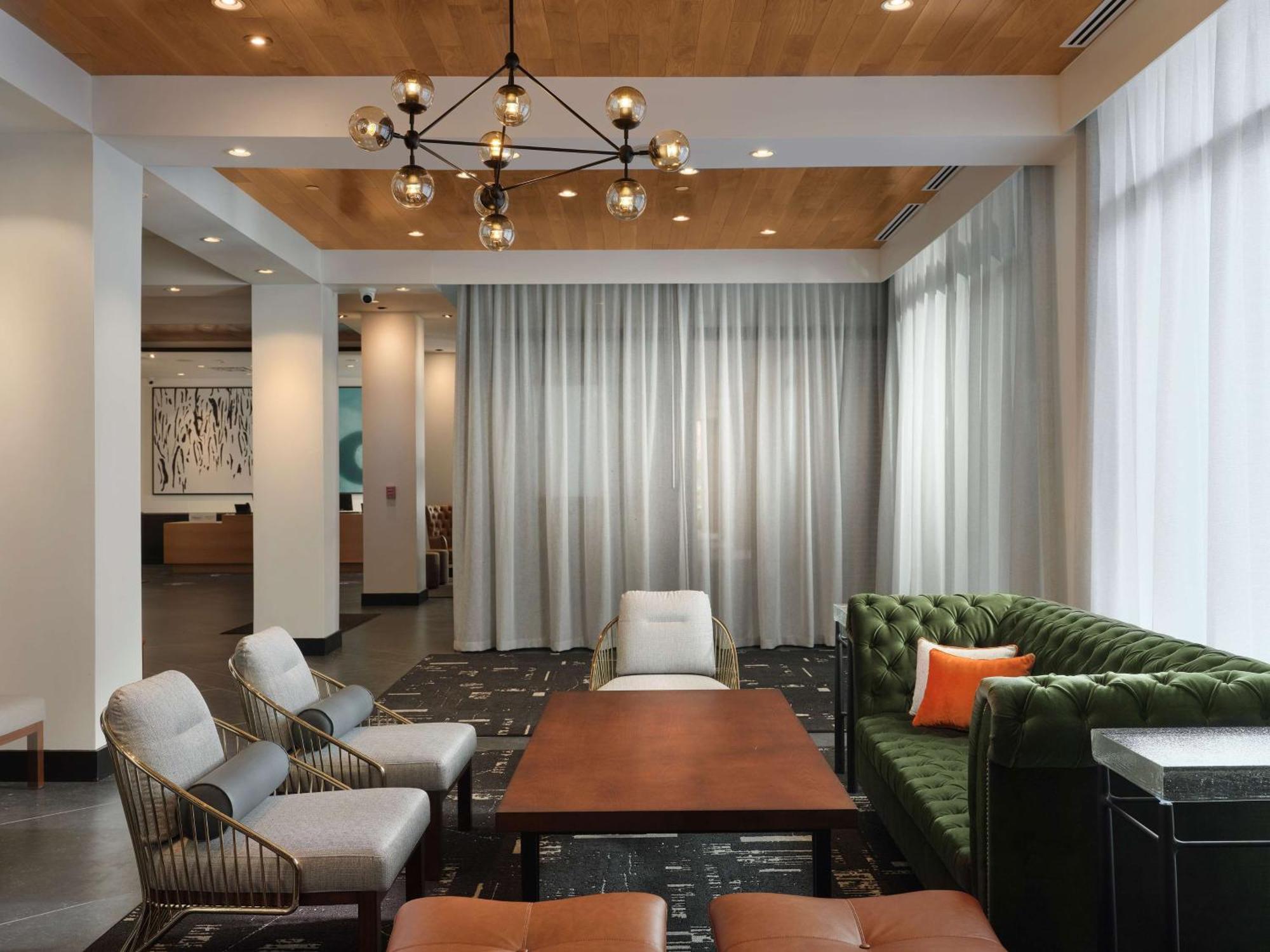 The Landing At Hampton Marina, Tapestry Collection By Hilton Hotel Exterior photo