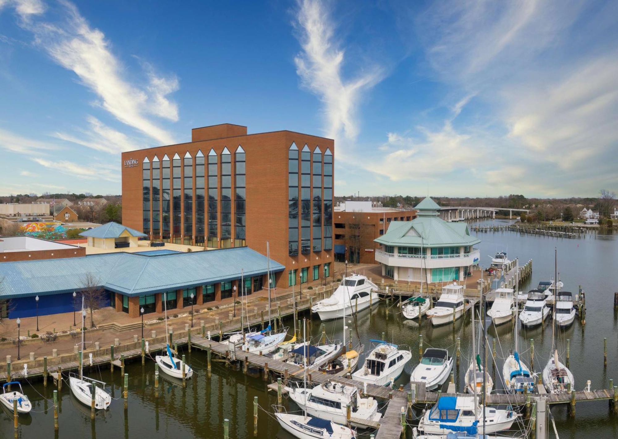 The Landing At Hampton Marina, Tapestry Collection By Hilton Hotel Exterior photo