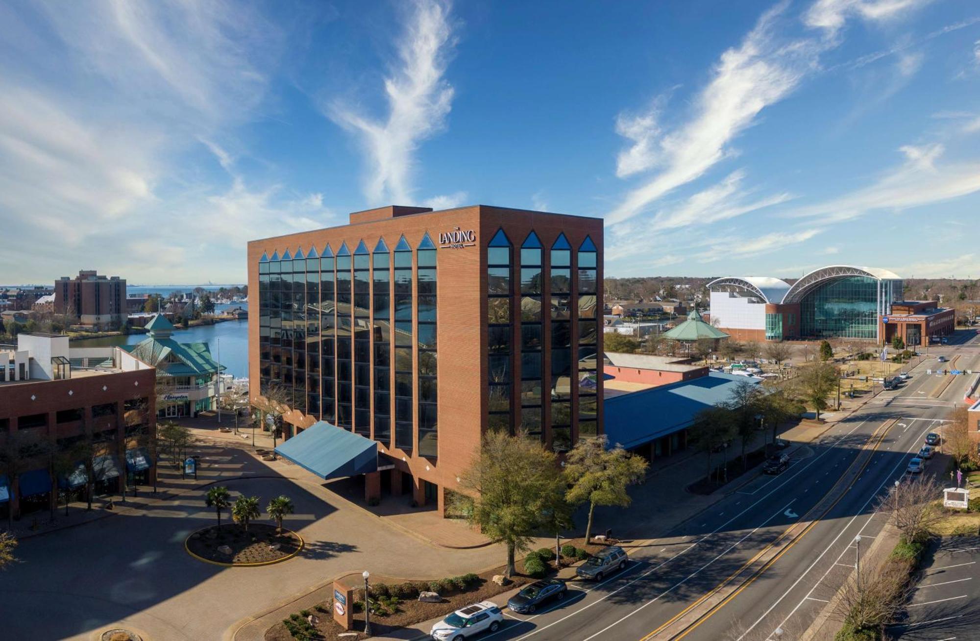 The Landing At Hampton Marina, Tapestry Collection By Hilton Hotel Exterior photo