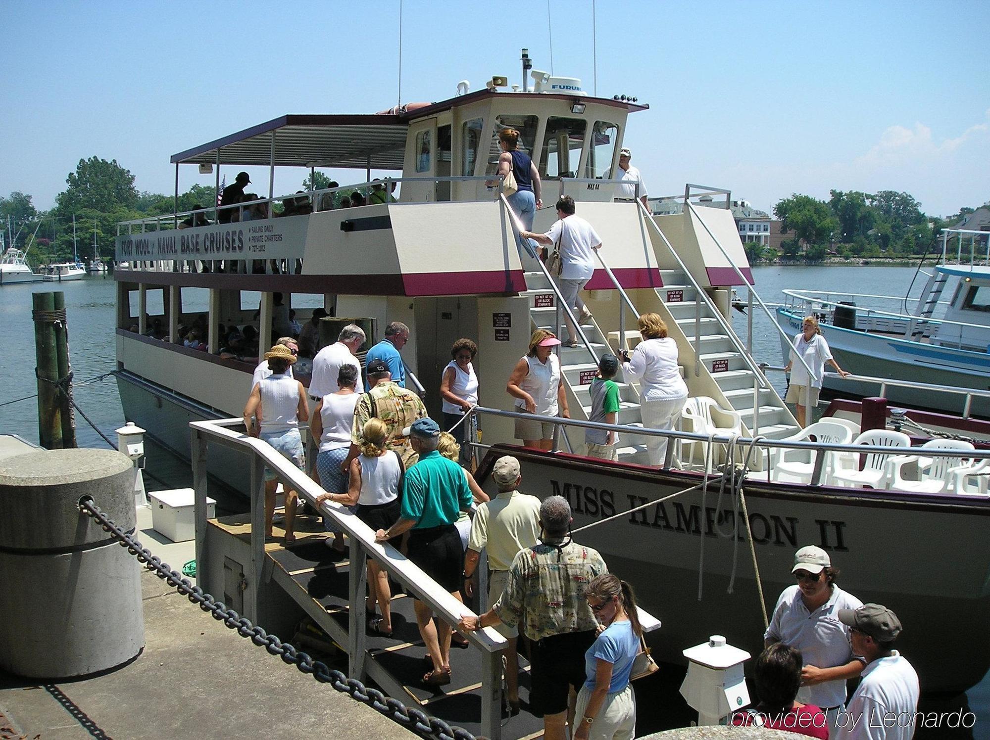 The Landing At Hampton Marina, Tapestry Collection By Hilton Hotel Exterior photo