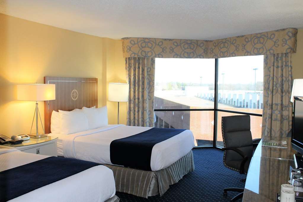 The Landing At Hampton Marina, Tapestry Collection By Hilton Hotel Room photo