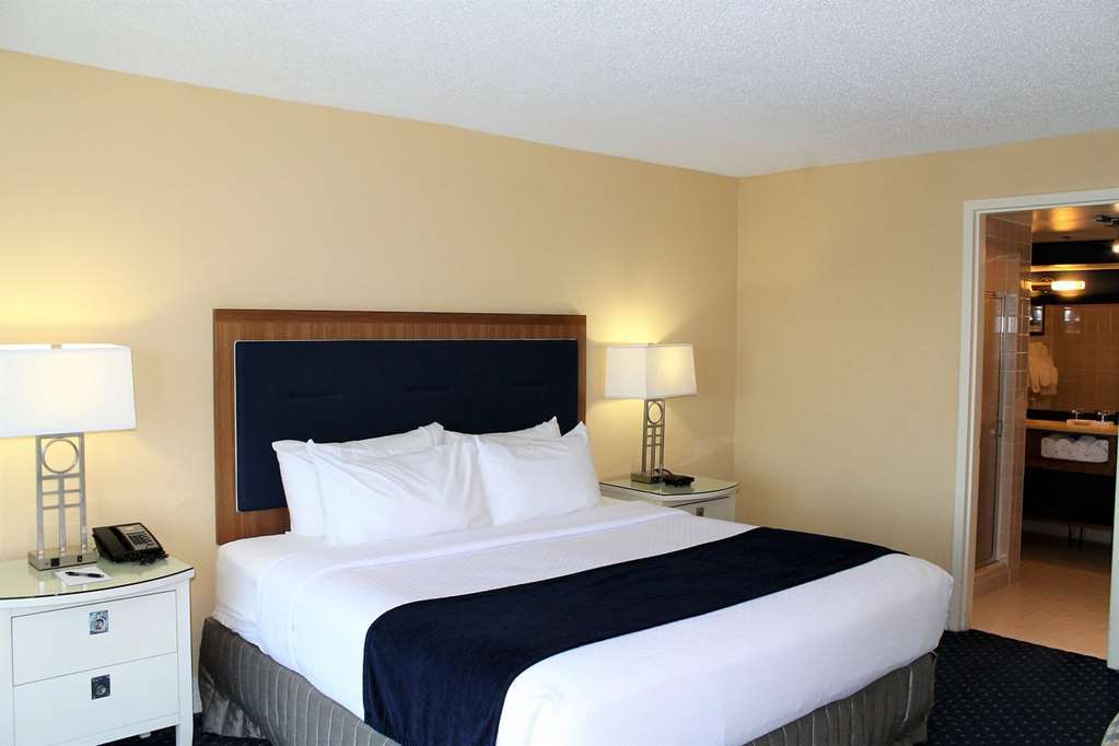The Landing At Hampton Marina, Tapestry Collection By Hilton Hotel Room photo