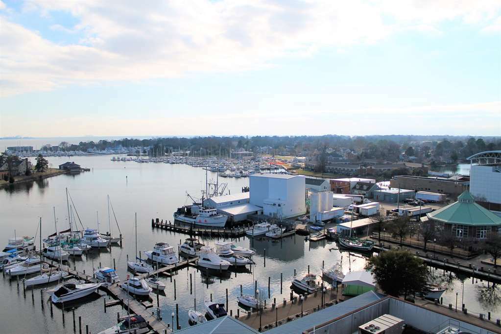 The Landing At Hampton Marina, Tapestry Collection By Hilton Hotel Exterior photo